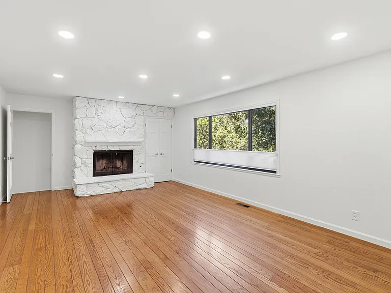 3 Kennedy Pl — Photo 31