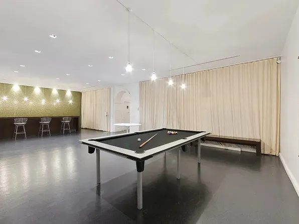 56 Pine Street image 8 of 12