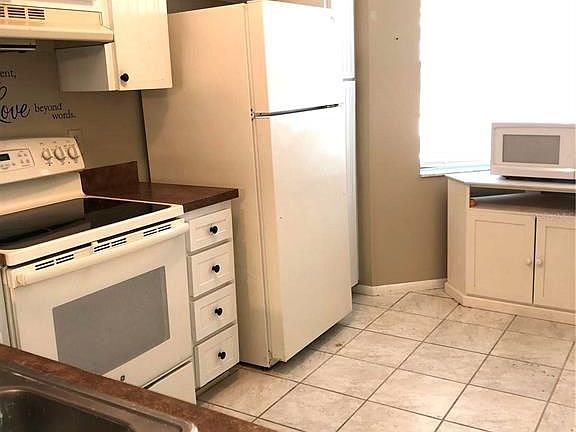 5th image of 1324 Wickford St
