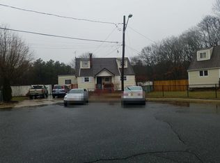 77 Pilgrim Rd, Brentwood, NY 11717