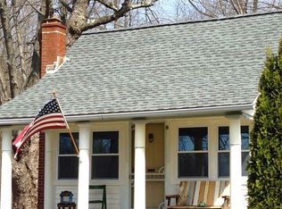 380 W Mountain Rd, Wind Gap, PA 18091