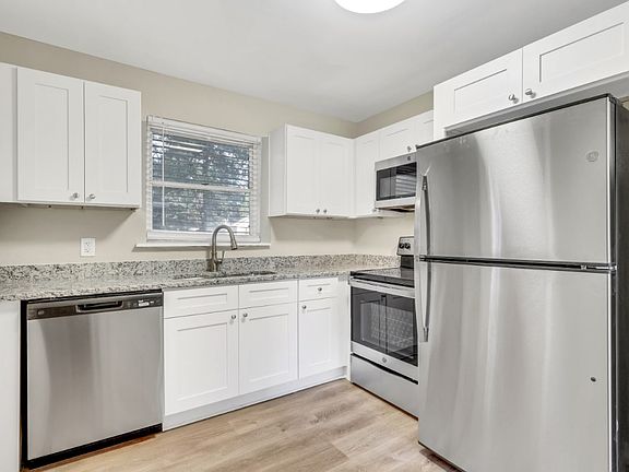 4th image of 5951 Oliver St