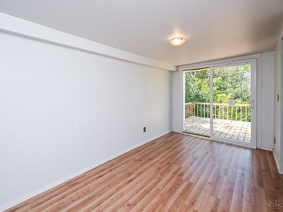 3rd image of 39 Wrenwood Dr