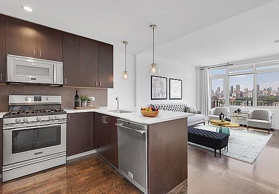 3rd image of 30-50 21st St #6Q