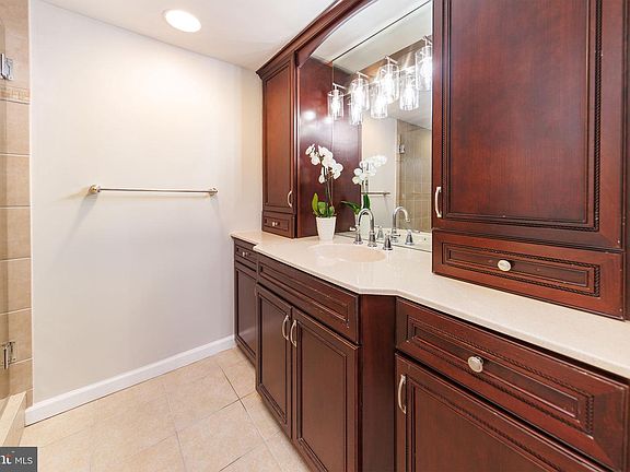 5th image of 801 N Howard St APT 303
