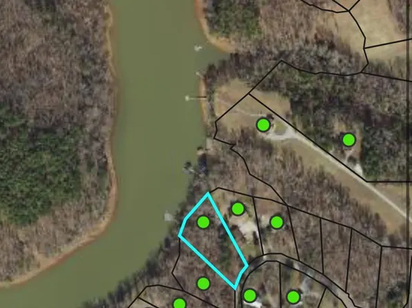 8 Ferry Hill Trl, Clarksville, VA 23927