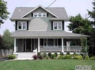 171 Windsor Ave, Rockville Centre, NY 11570