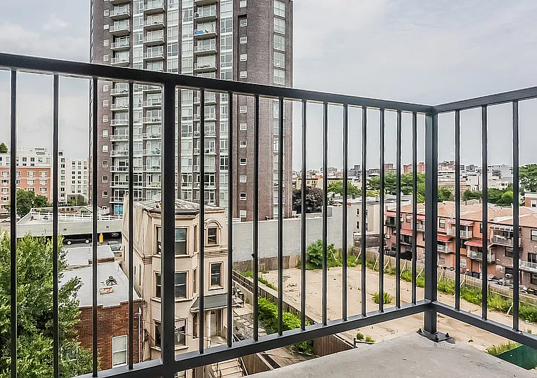 31-61 Vernon Blvd #4X — Photo 12