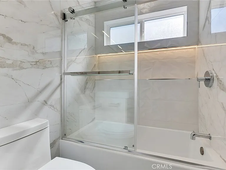 7841 W 83rd St — Photo 43