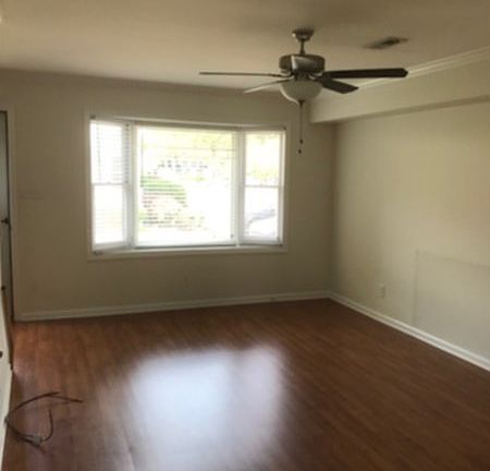 4th image of 136 Oakmont Dr APT 1