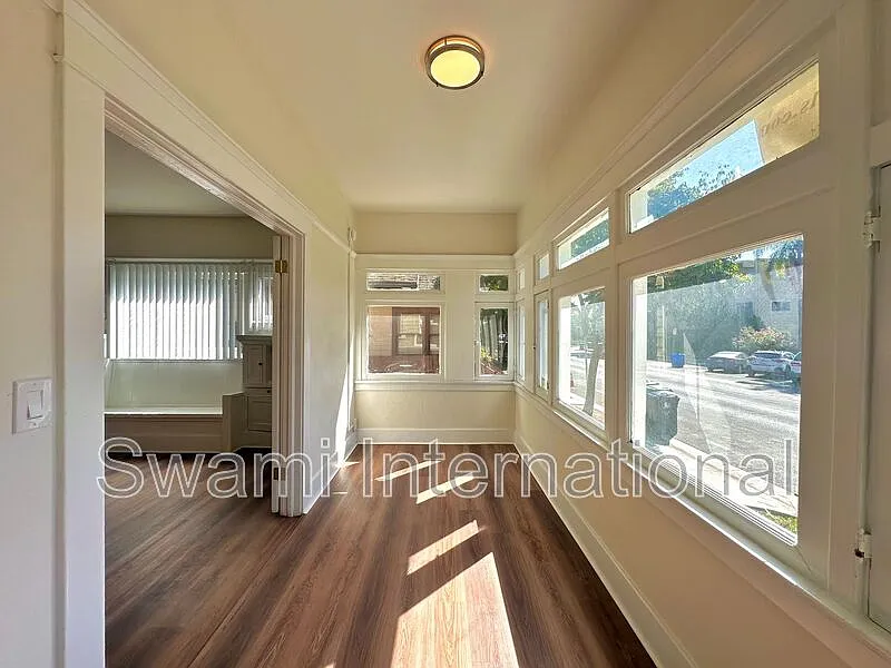 Studio, 1.0 bath, 702 sqft, $1,695 — Photo 4