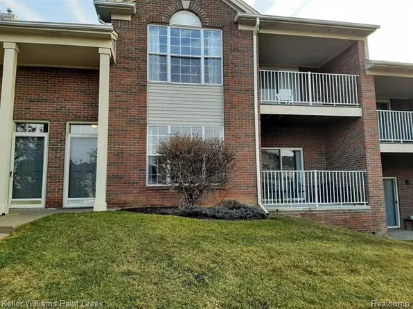 1852 Flagstone Cir #1, Rochester, MI 48307