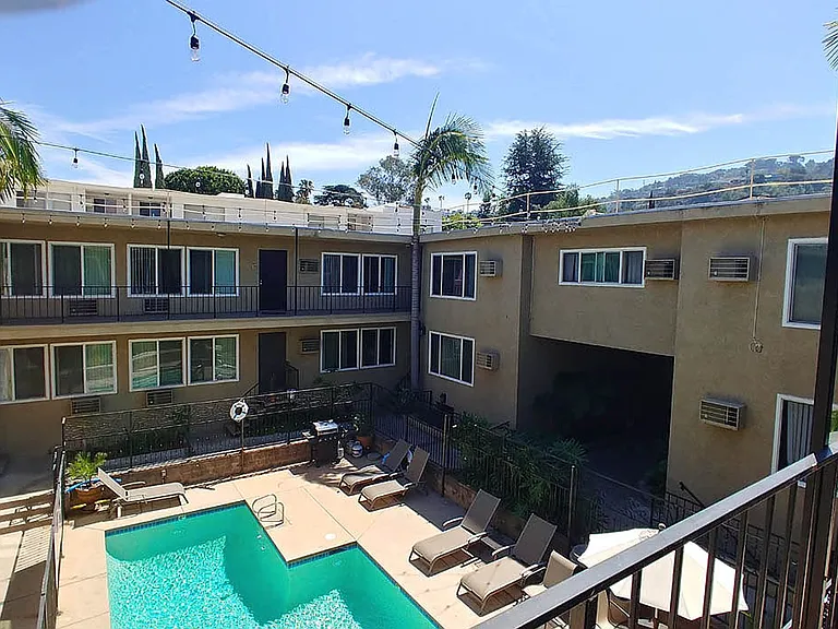 Alhambra @ Studio City Apts. — Photo 6