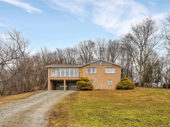 324 Turnpike Rd, Mount Pleasant, PA 15666