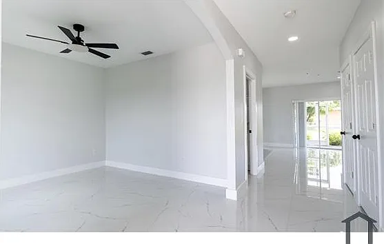 509 SW 27th Ter — Photo 14