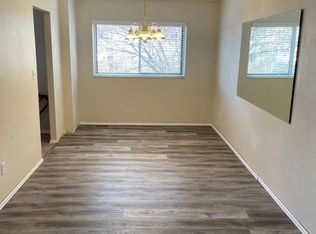 118 Carmel Woods Dr, Ballwin, MO 63021