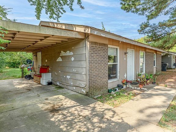 2nd image of 3607 Parkwood Rd