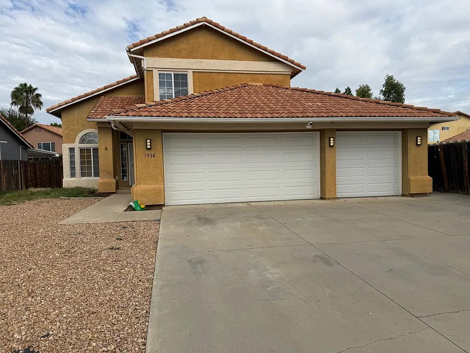 1938 Harbor Dr