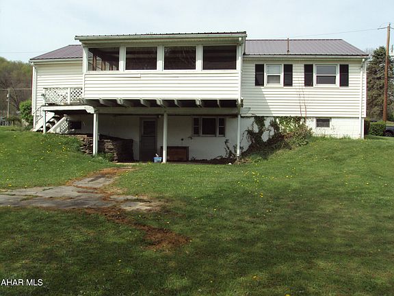 2nd image of 221 Mount Pleasant St