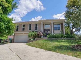 41296 Village Lake Rd, Novi, MI 48375