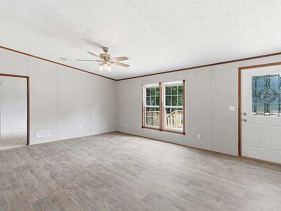 5th image of 17296 Oak Dr