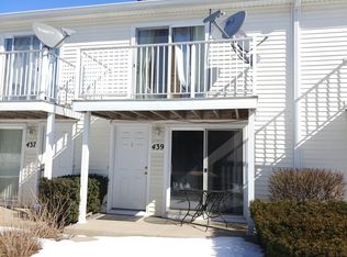 439 Meadow Green Ln #439, Round Lake Beach, IL 60073
