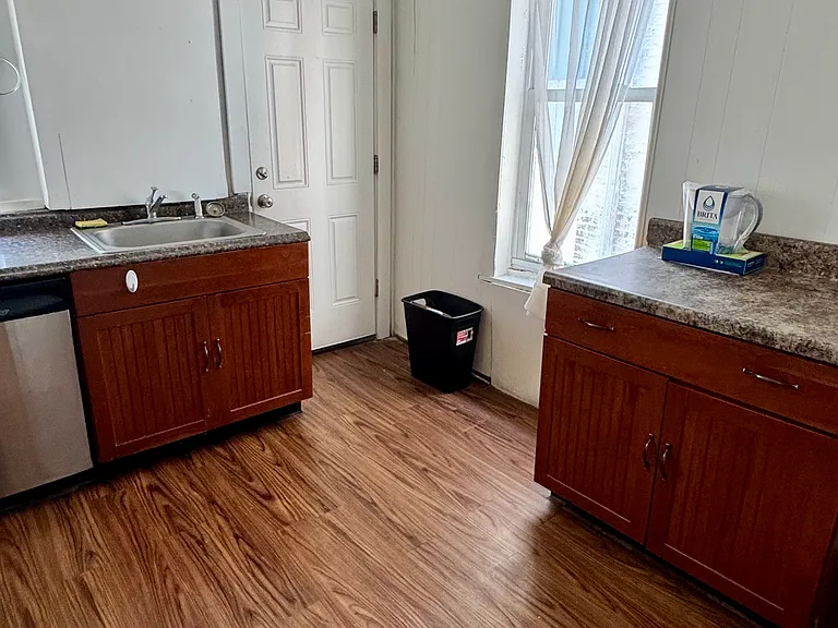 354 Ophelia St — Photo 9