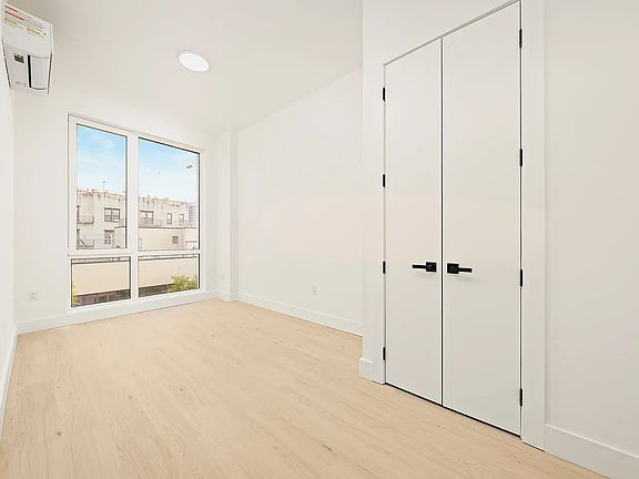 5th image of 733 Lincoln Pl #3508