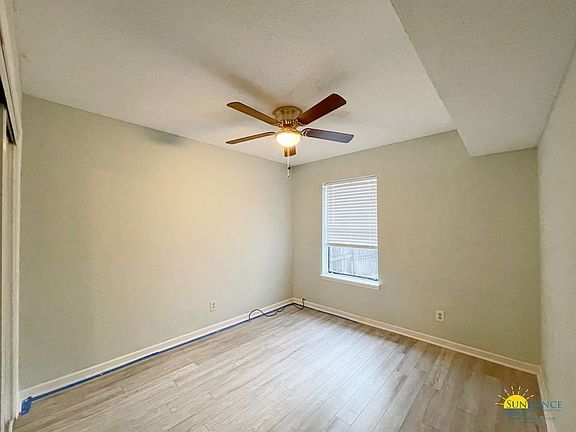 4th image of 1002C Pineview Blvd