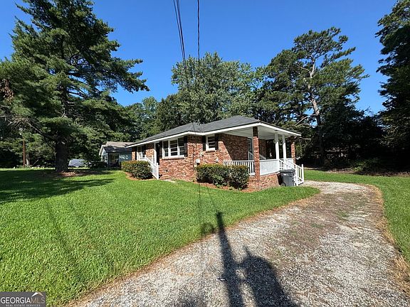 3rd image of 246 Bruce St
