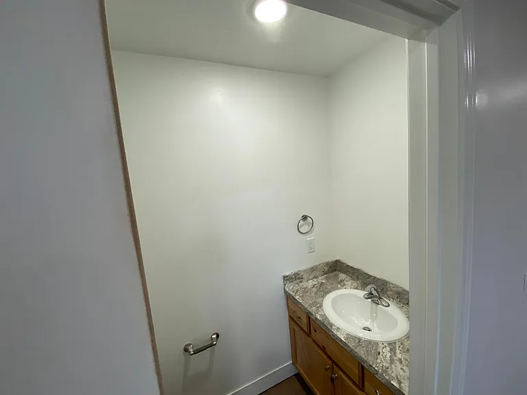 400 Clearview Dr — Photo 6