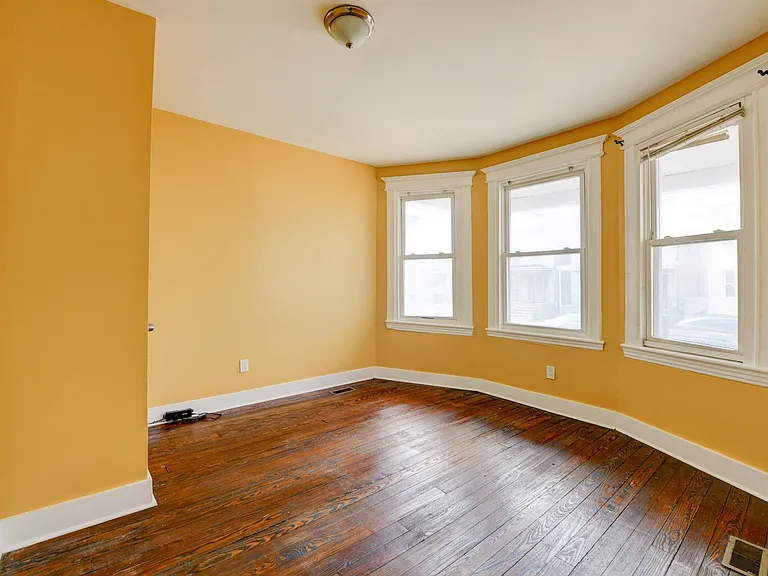 30 Sheffield St #1 — Photo 16