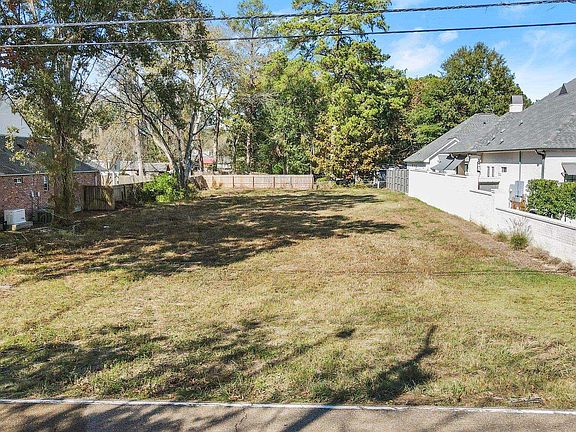2nd image of 7027 Goodwood Ave
