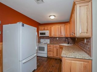 420 Weymouth Ct UNIT D, Ridge, NY 11961