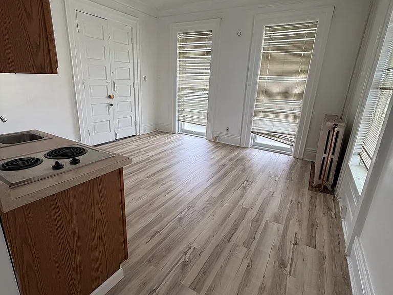 314 E Walnut St #1 — Photo 5