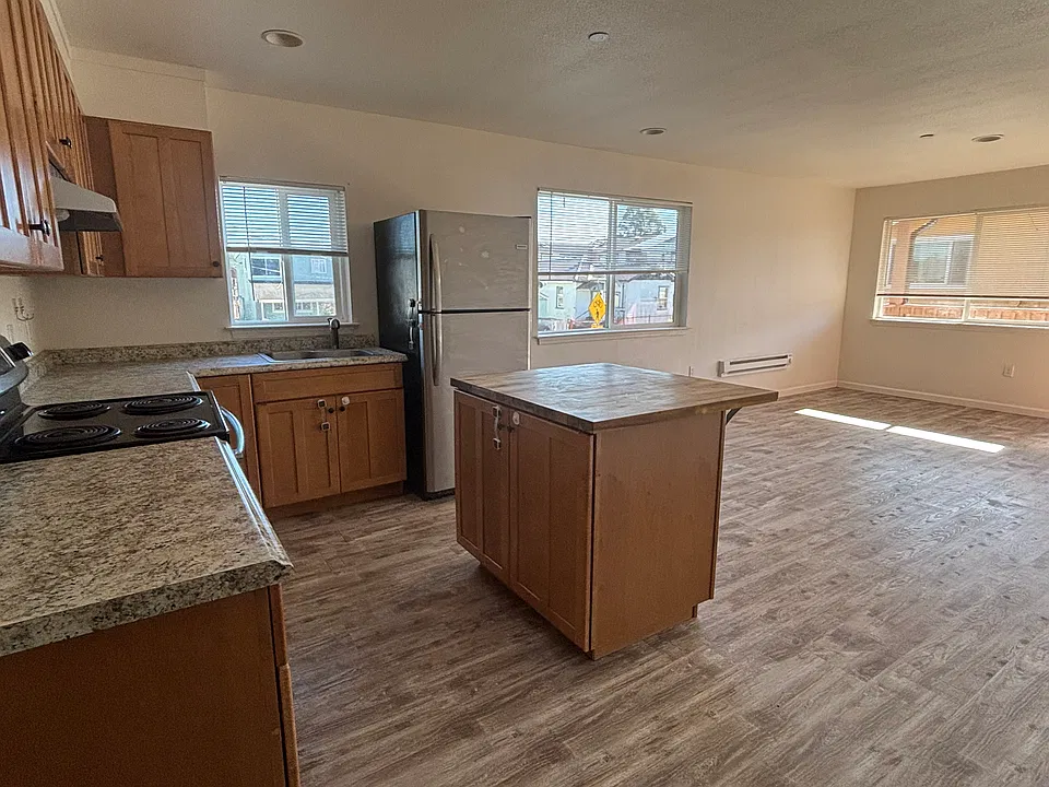 391 S Sanderson Way #3