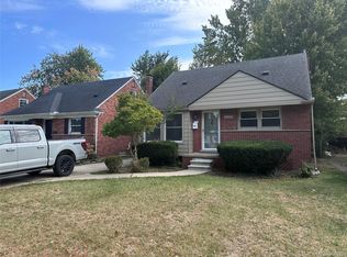 20490 Country Club Dr, Harper Woods, MI 48225