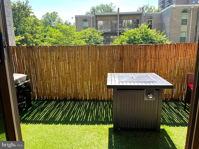 37 Canterbury Sq #201 — Photo 18