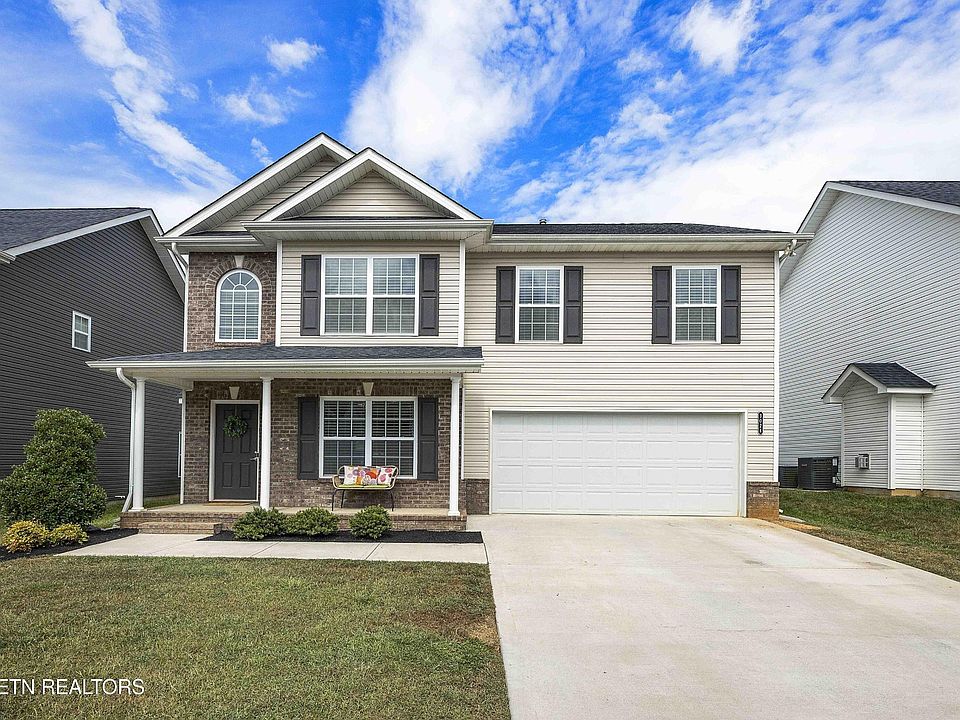 1st image of 3024 Creekbend Ln