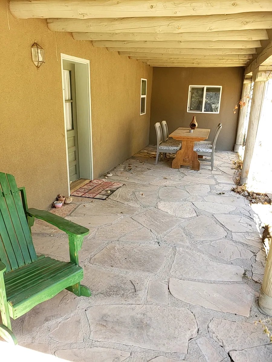 Covered front porch (again). - 7D Plant Farm Rd