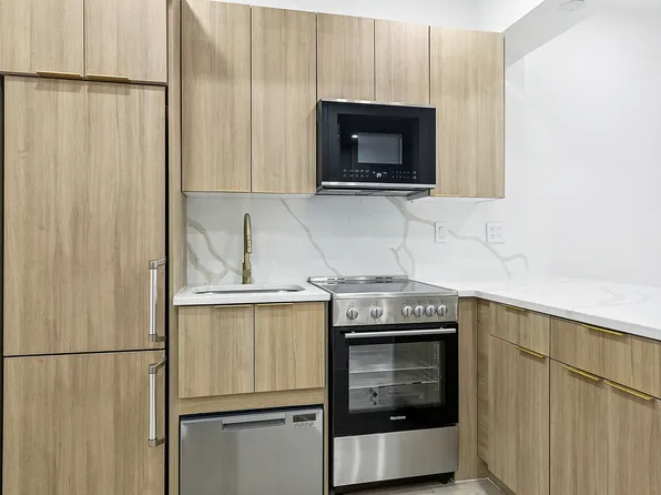 472 Bergen Street image 6 of 8