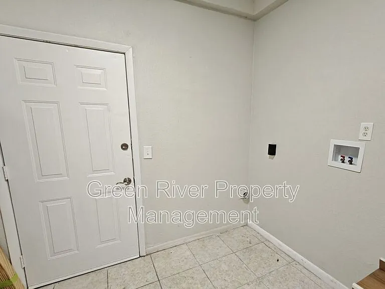 2138 W 17th St — Photo 14