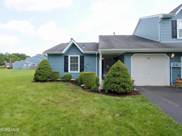 11 Farragut Square, Freehold, NJ 07728