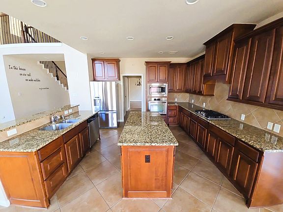 3rd image of 5907 Falling Briar Ln