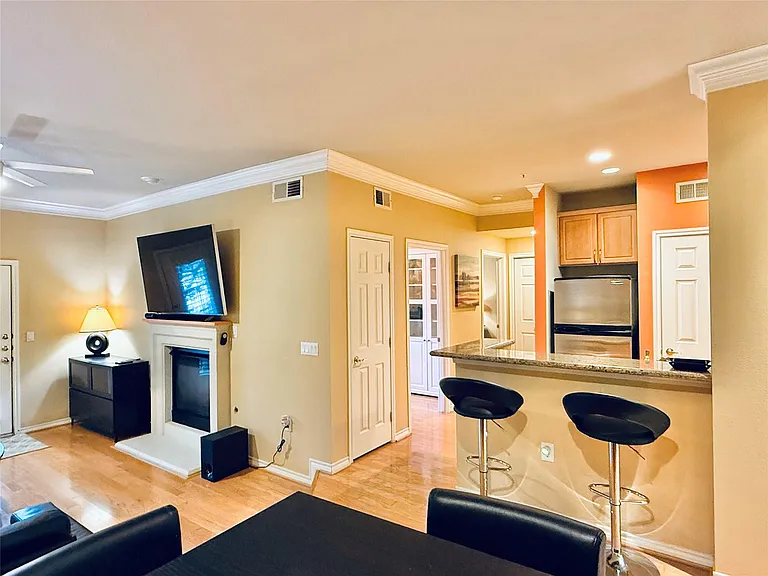 2400 McCue Rd #325 — Photo 5