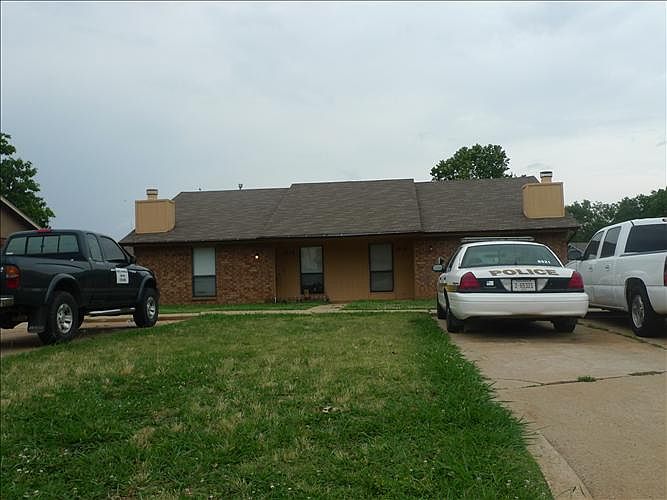 1st image of 1008 Acacia Cir