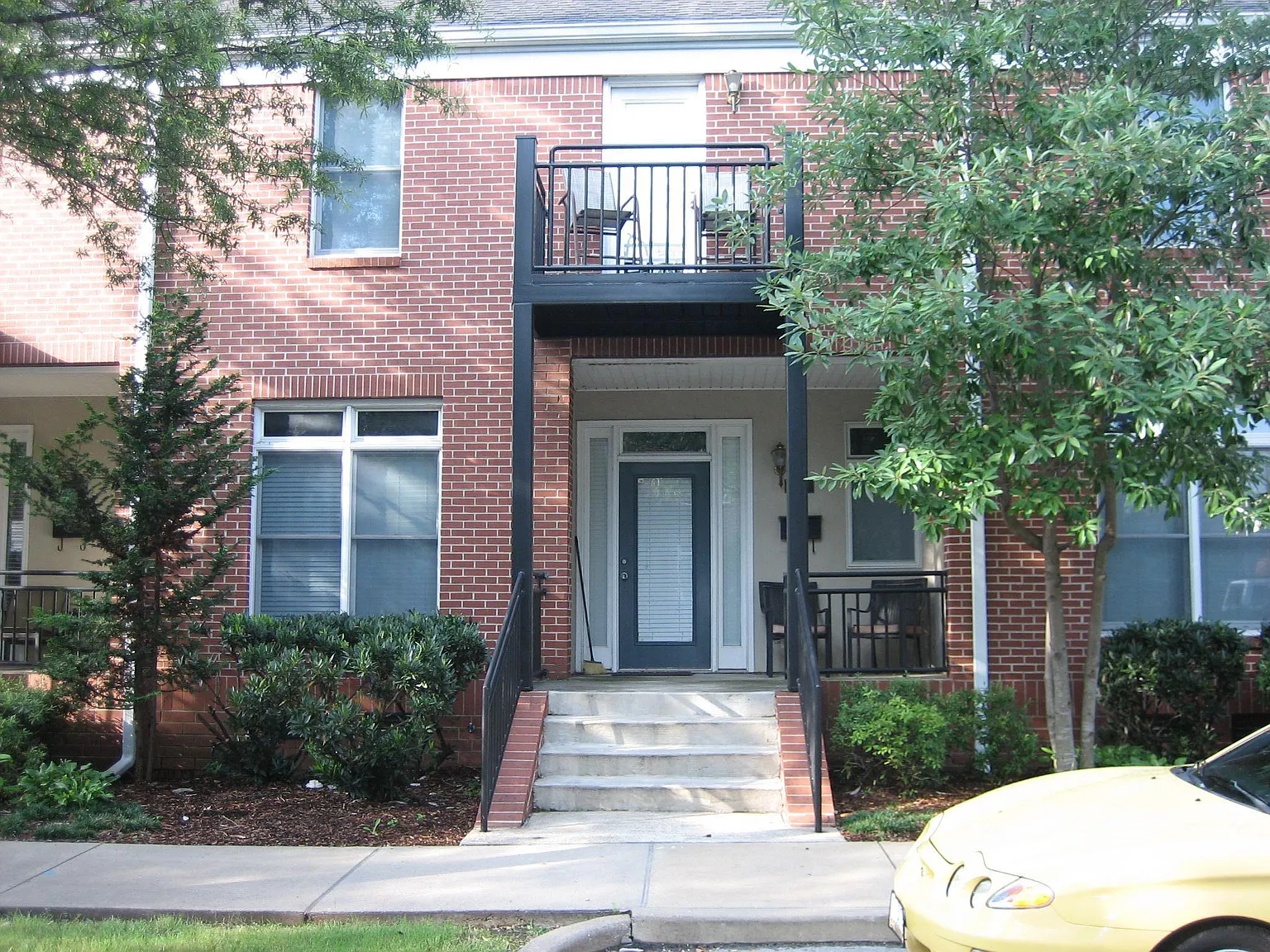 2 bed, 2.5 bath, 1284 sqft, $2,600 — Photo 1