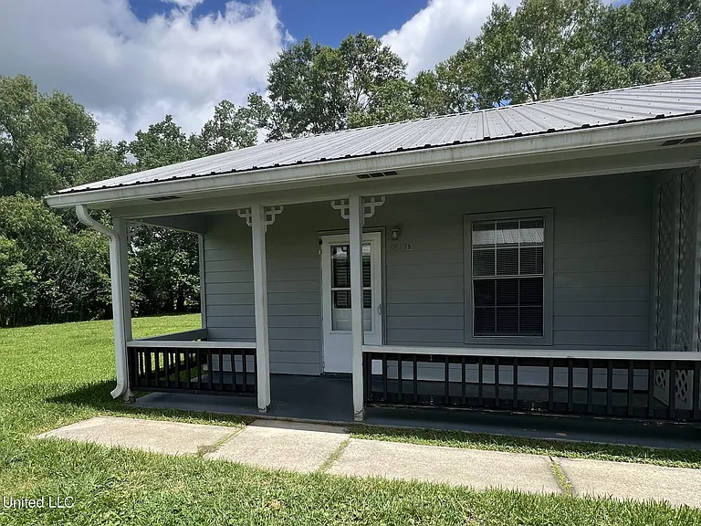 9617 Smith Ave #B — Photo 1
