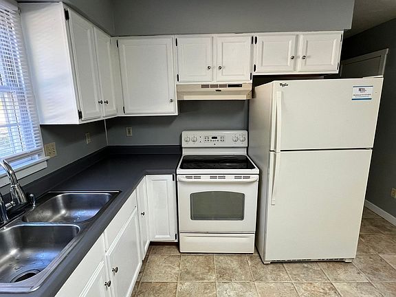 4th image of 13 Mill St #6