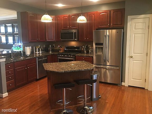 2nd image of 18 Wash House Cir